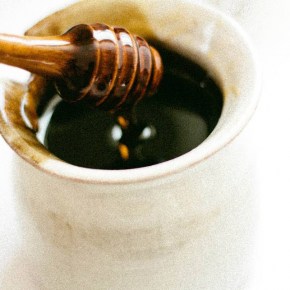 Cera de abeja: Propiedades, usos y beneficios para la piel