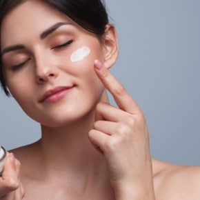 ¿Qué debe llevar una crema hidratante?