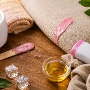 Cómo quitar las manchas de cera depilatoria de las superficies, ¡comprobado!